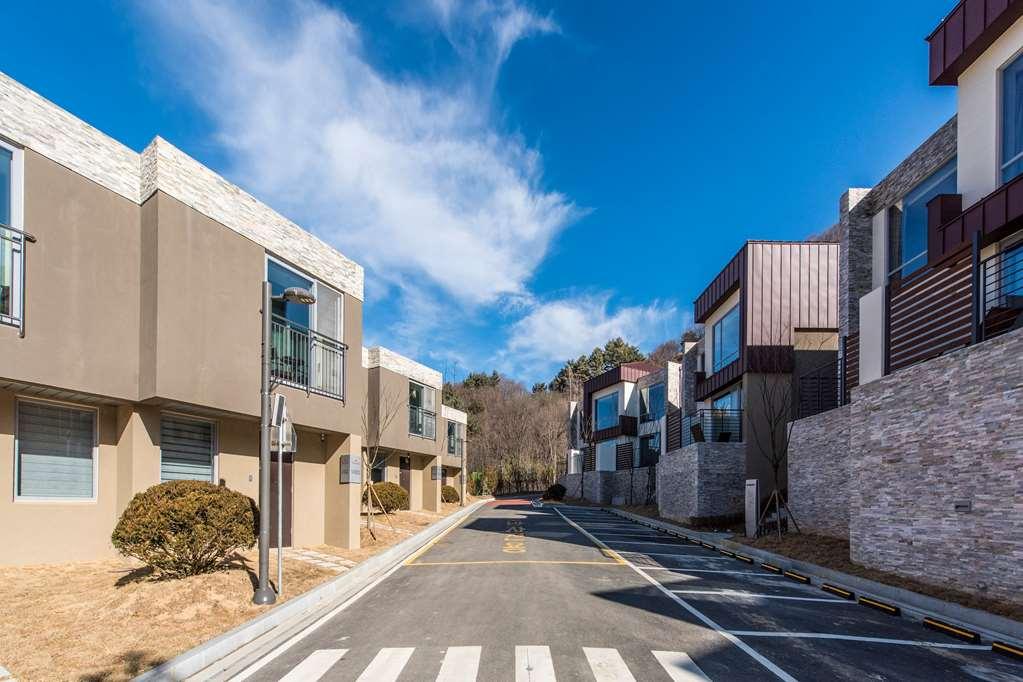 Ramada Hotel Suites By Wyndham Gangwon Pyeongchang Chambre photo