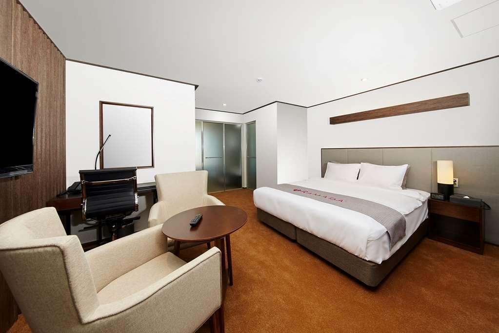 Ramada Hotel Suites By Wyndham Gangwon Pyeongchang Chambre photo